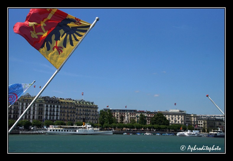 080 Bateau de la CGN amarrà au quai du Mont Blanc